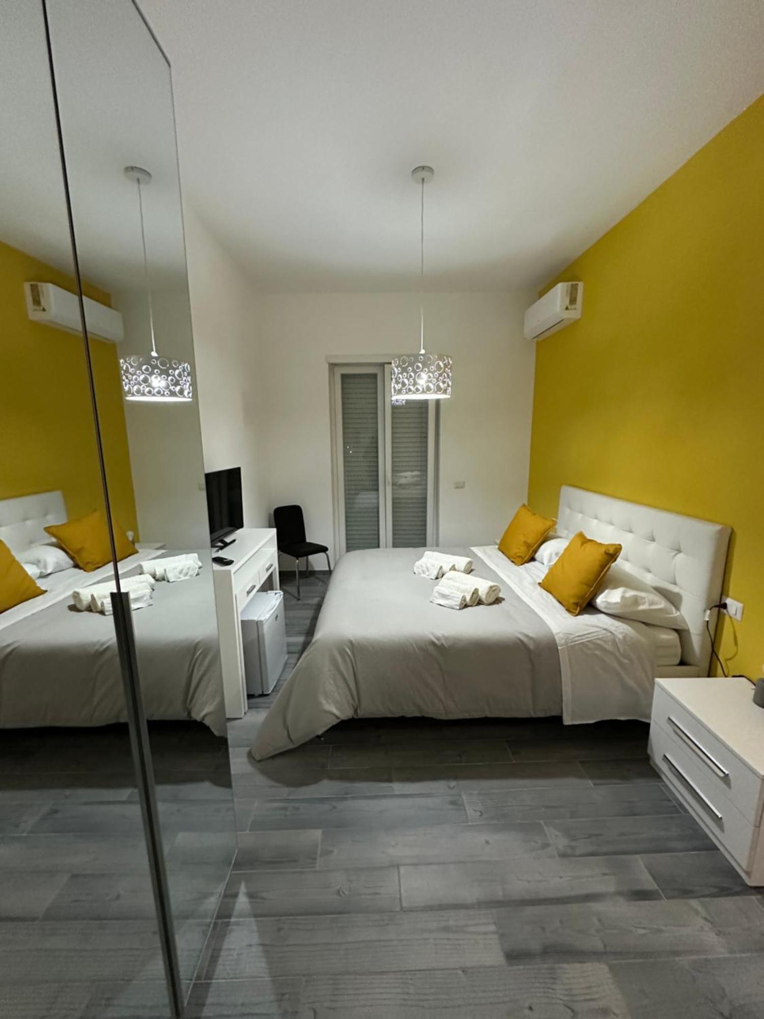 La Parthenope Suites Portici Exteriör bild