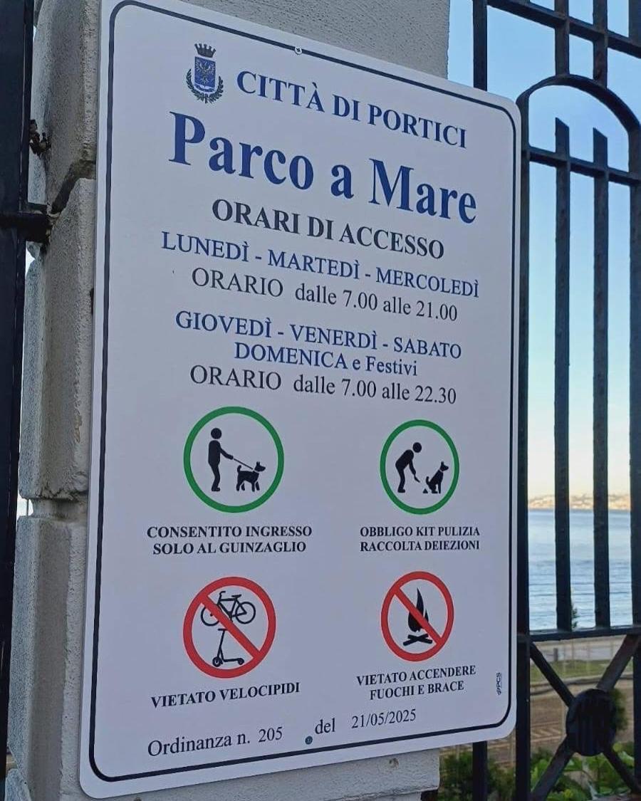 La Parthenope Suites Portici Exteriör bild